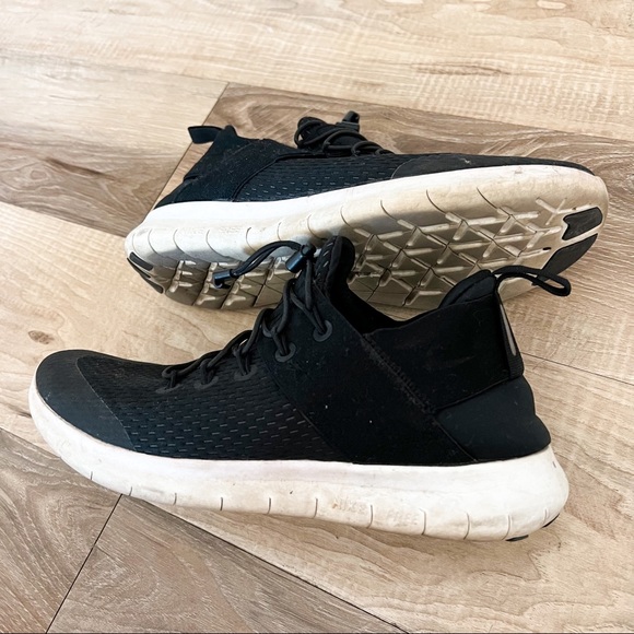 Nike running shoes - Picture 2 of 5